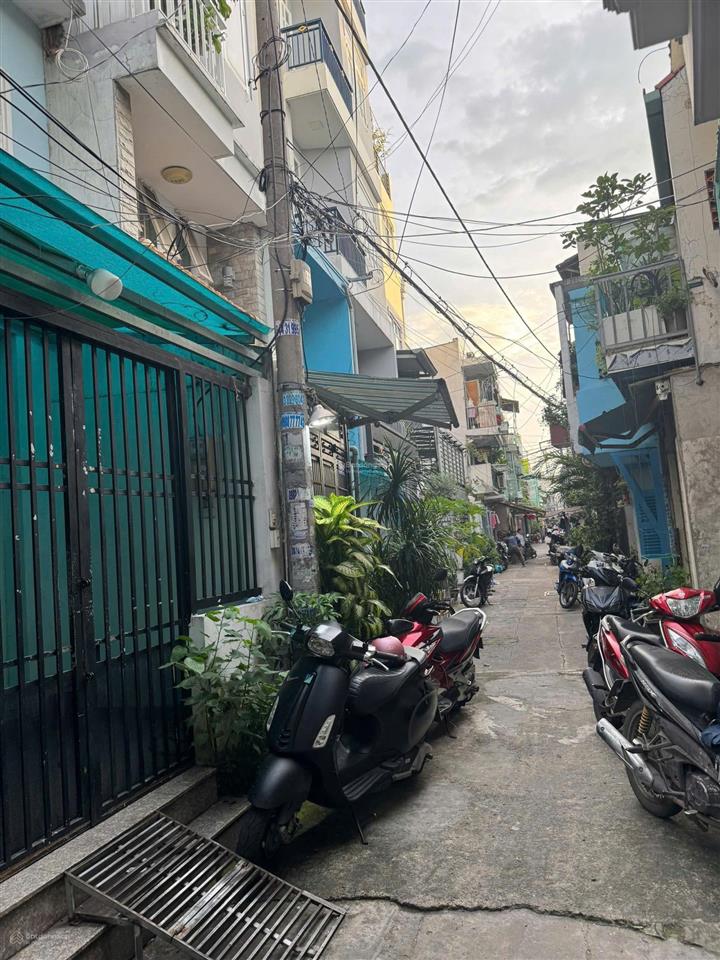 Do chuyển chổ ở cần bán nhà gấp đường vũ tùng,quận bình thạnh
