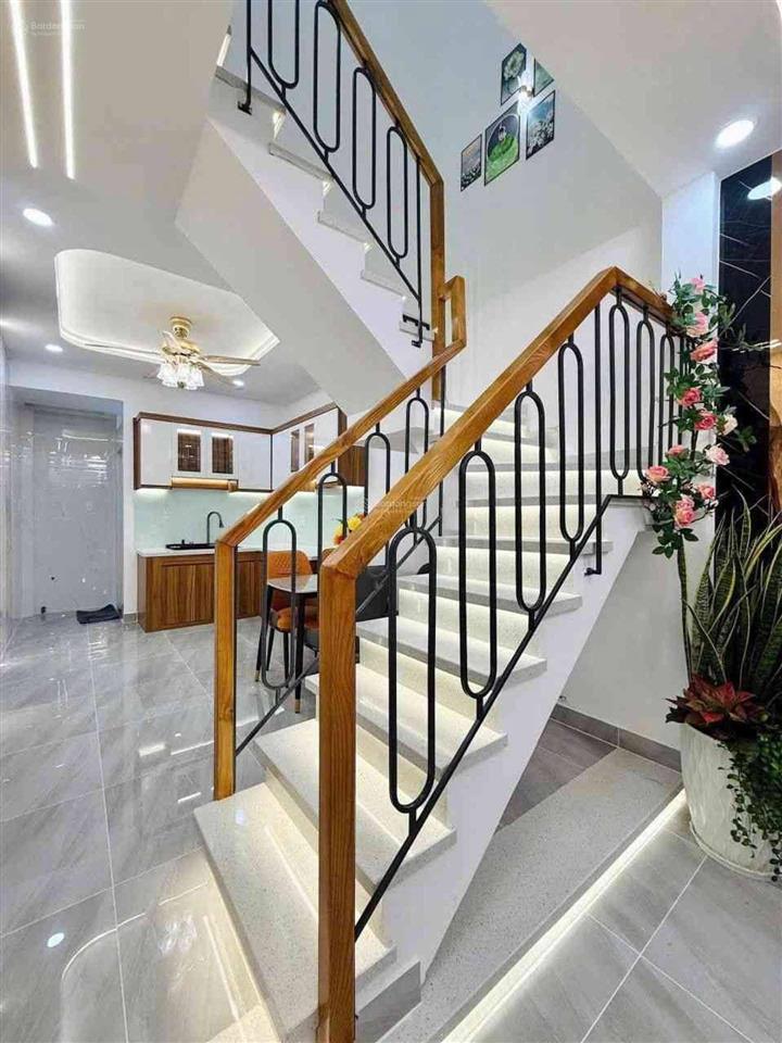 Bán nhà full nội thất,đường phạm văn chiêu