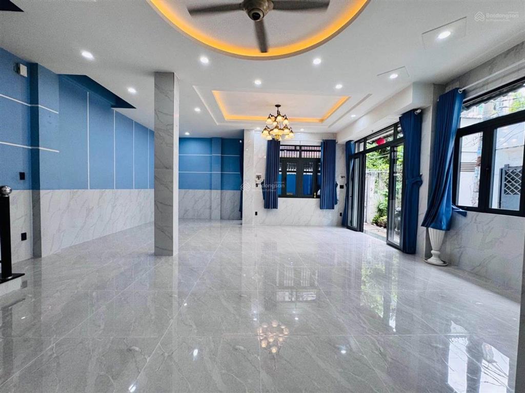 Nhà góc 2 mặt thoáng gần chợ bà chiểu  67m²  4pn  hẻm xe hơi 8.5 tỷ