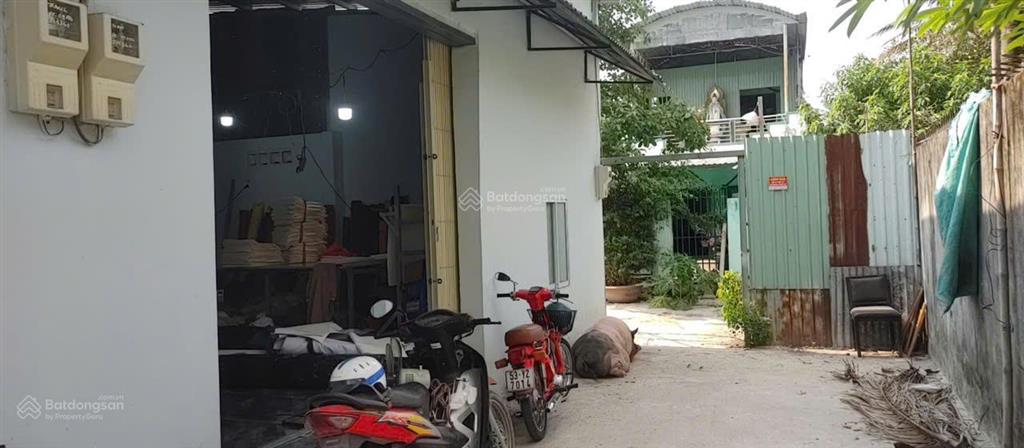 Bán nhà cấp 4  đang cho thuê thu nhập ổn định