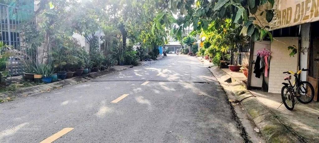 Bán lô đất mặt tiền nguyễn thị nghé, thới tam thôn, hóc môn  6.4x22m  giá 4.3 tỷ