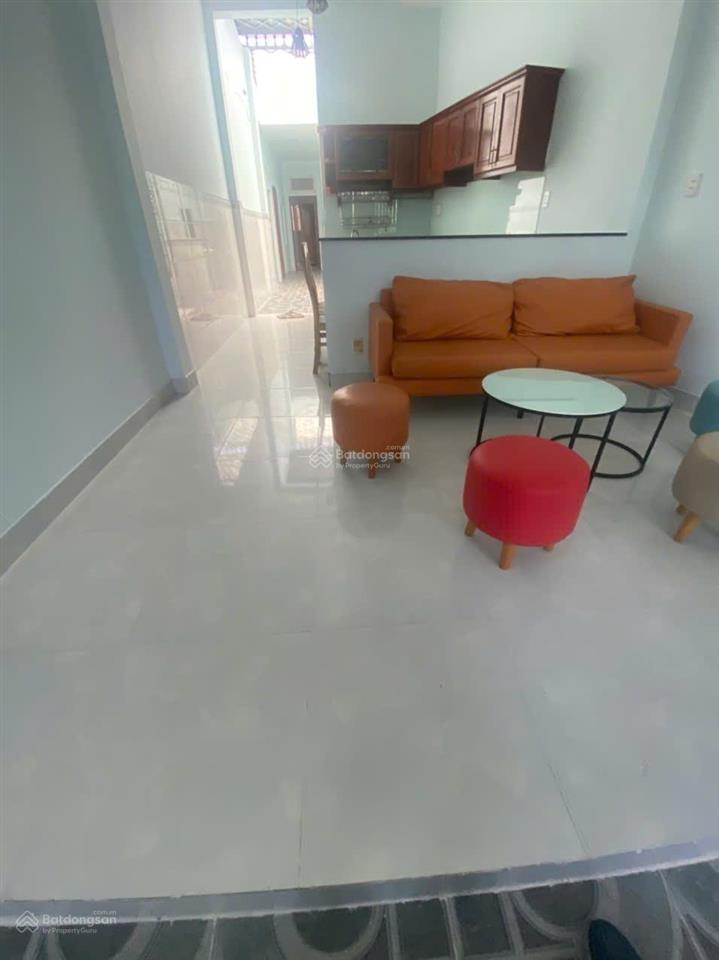 Bán nhà đường 6m gần 100m2 giá nhỉnh 4 tỷ tặng vườn rau sạch 300m2