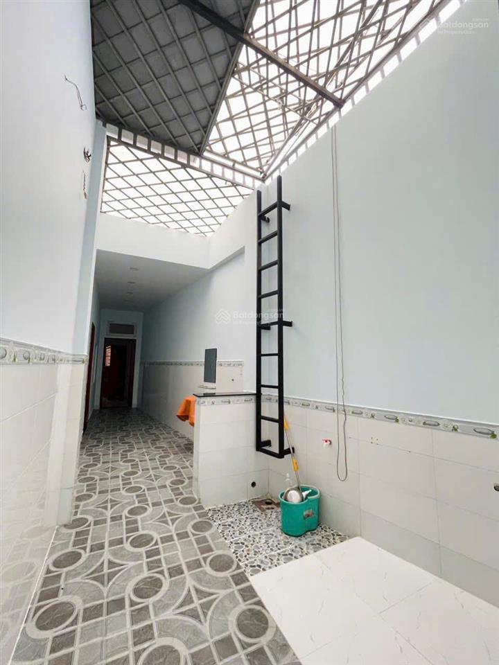 Bán nhà đường 6m gần 100m2 giá nhỉnh 4 tỷ tặng vườn rau sạch 300m2