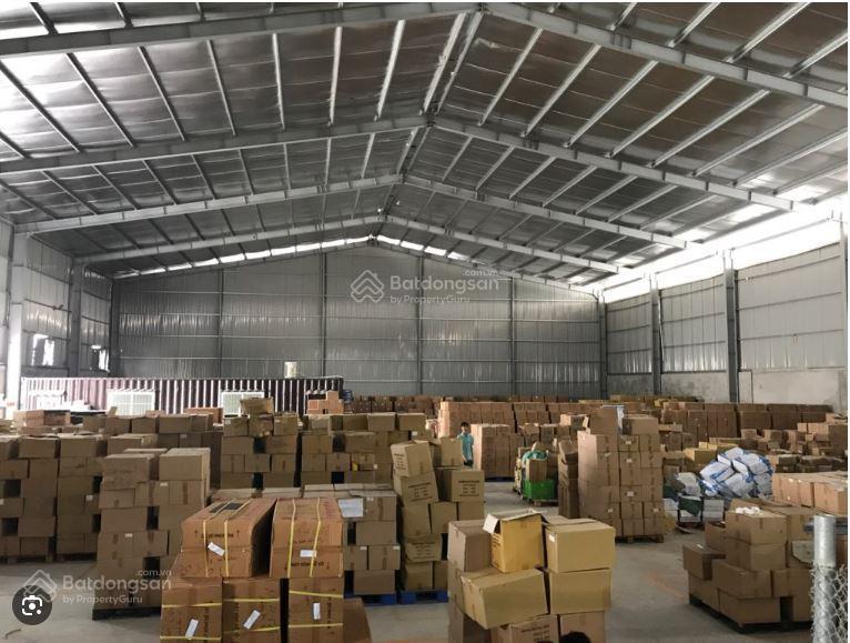 Xưởng mặt tiền bùi công trừng  hóc môn container 24/24  400m2  19 triệu