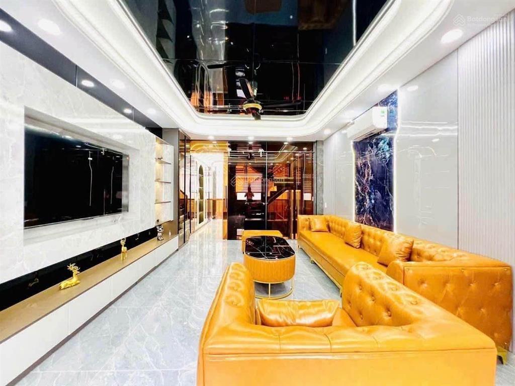 Nhà đẹp lung linh full nội thất giá nhỉnh 6 tỷ
