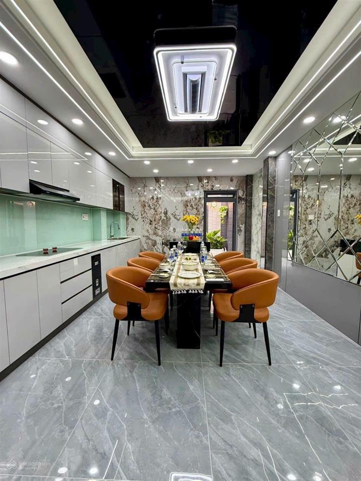 Nhà đẹp lung linh full nội thất giá nhỉnh 6 tỷ
