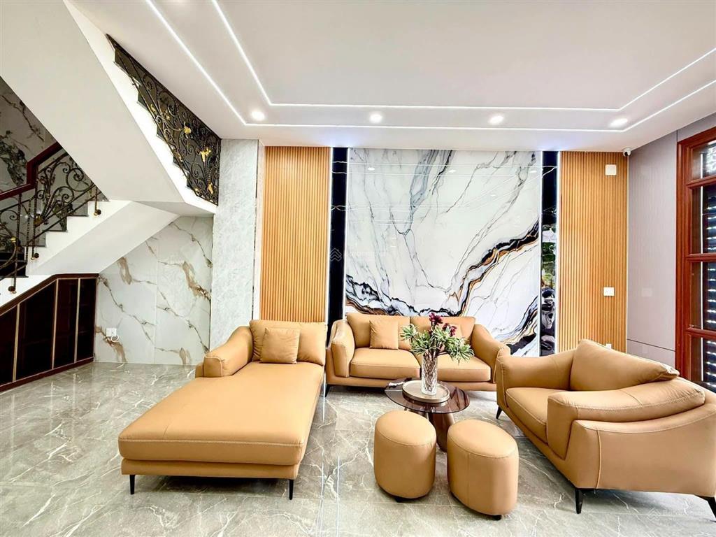 Bán nhà phố thị trấn hóc môn 5x20m đúc 4 tấm giá 5,6 tỷ