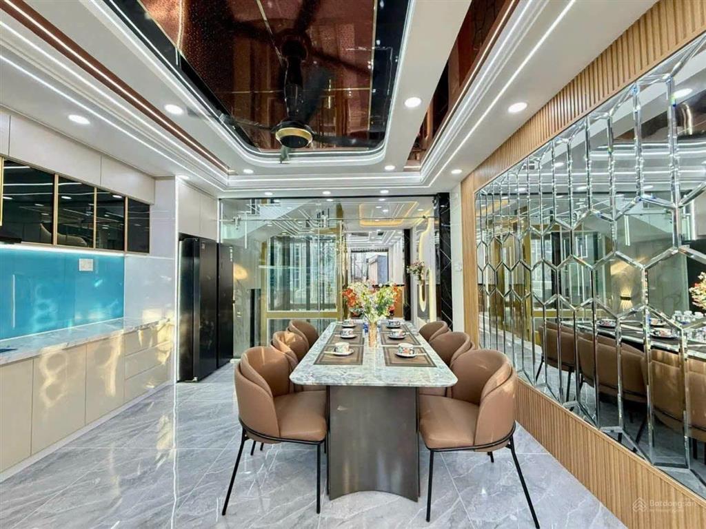Nhỉnh 6 tỷ  cạnh giáo xứ tân đông  5x18m lửng 2 lầu