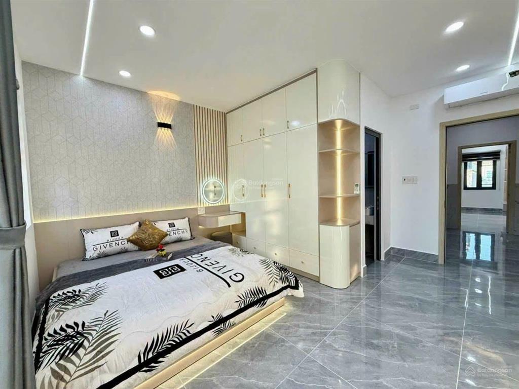 Nhỉnh 6 tỷ  cạnh giáo xứ tân đông  5x18m lửng 2 lầu