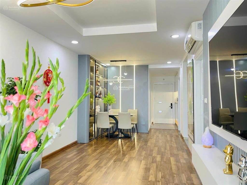Chính chủ bán gấp căn 4 ngủ 145m chung cư cao cấp vp2 bán đảo linh đàm, nhỉnh 14 tỷ.  0988 332 ***