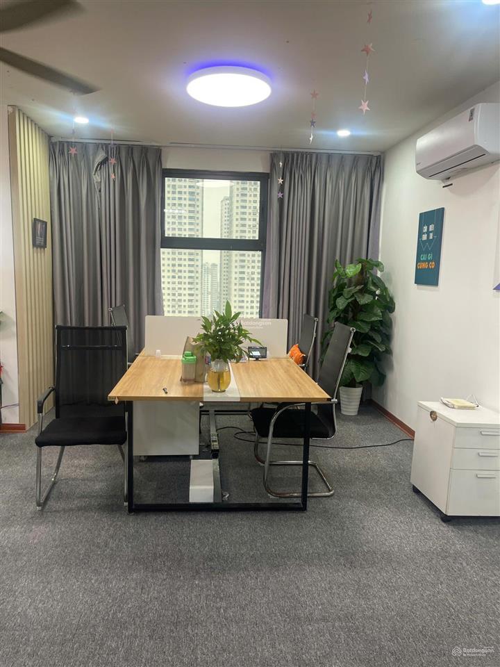 Chính chủ bán gấp căn 4 ngủ 145m2 chung cư cao cấp vp4 bán đảo linh đàm, nhỉnh 14 tỷ. 0988 332 ***