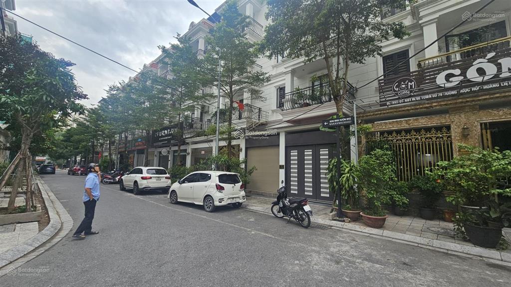 Tôi bán gấp nhà biệt thự liền kề 115m, 5 tầng, giá 35 tỷ, khu rose town 79 ngọc hồi, hoàng mai, hn