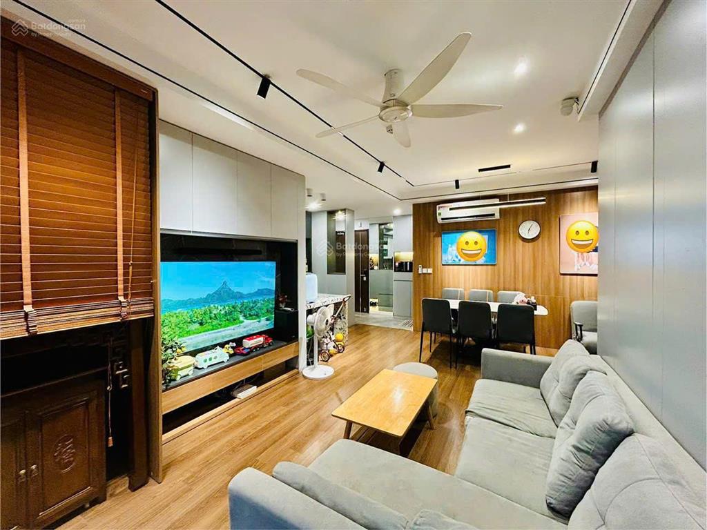 Chính chủ bán căn góc 60m2 chung cư phương đông green park với giá chỉ 4 tỷ 500.  0988 332 ***