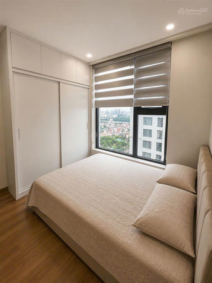 Chính chủ bán căn 76m2 tòa dv1 chung cư tại rose town. giá 5,4 tỷ, full nội thất đẹp, view hồ