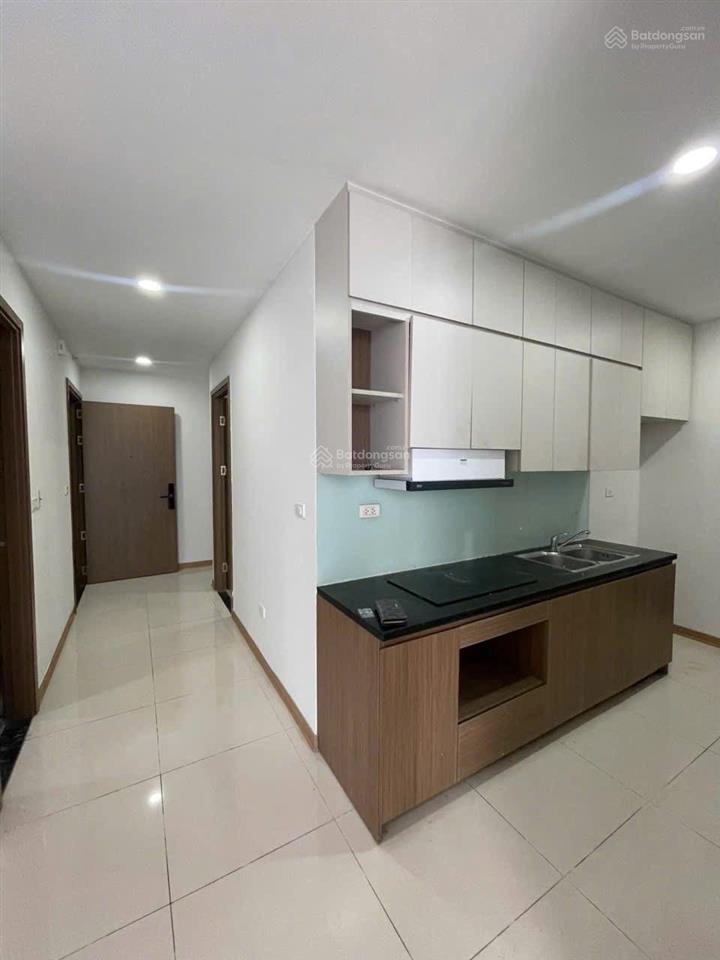 Chính chủ bán chung cư rose town 79 ngọc hồi, 71m tt, view hồ linh đàm, 2pn sổ đỏ, giá 4,6 tỉ