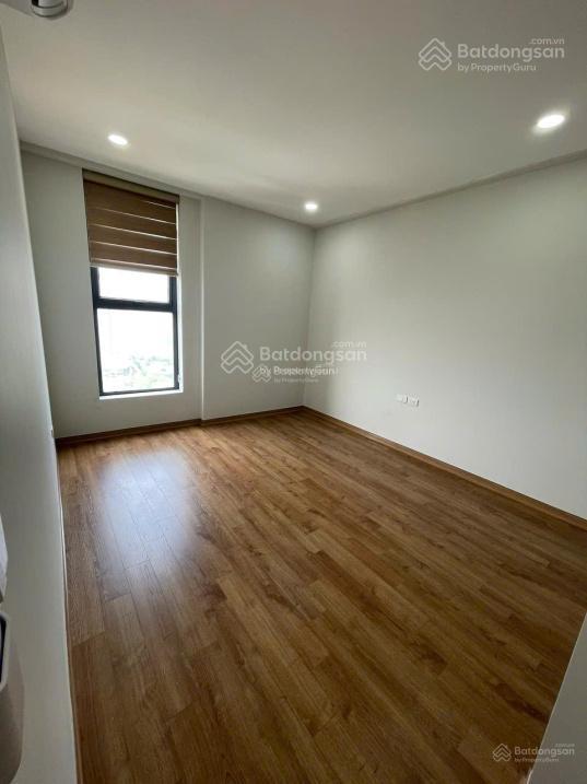 Chính chủ bán chung cư rose town 79 ngọc hồi, 71m tt, view hồ linh đàm, 2pn sổ đỏ, giá 4,6 tỉ