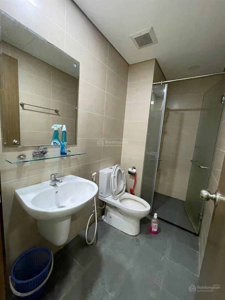Chính chủ bán chung cư rose town 79 ngọc hồi, 71m tt, view hồ linh đàm, 2pn sổ đỏ, giá 4,6 tỉ