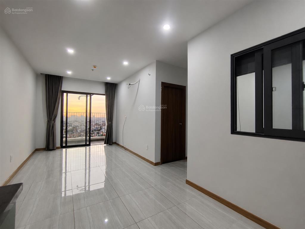 Cho thuê căn hộ mới bàn giao bcons avenue 2pn2wc mặt tiền xa lộ hà nội, chỉ 1,5tr/người