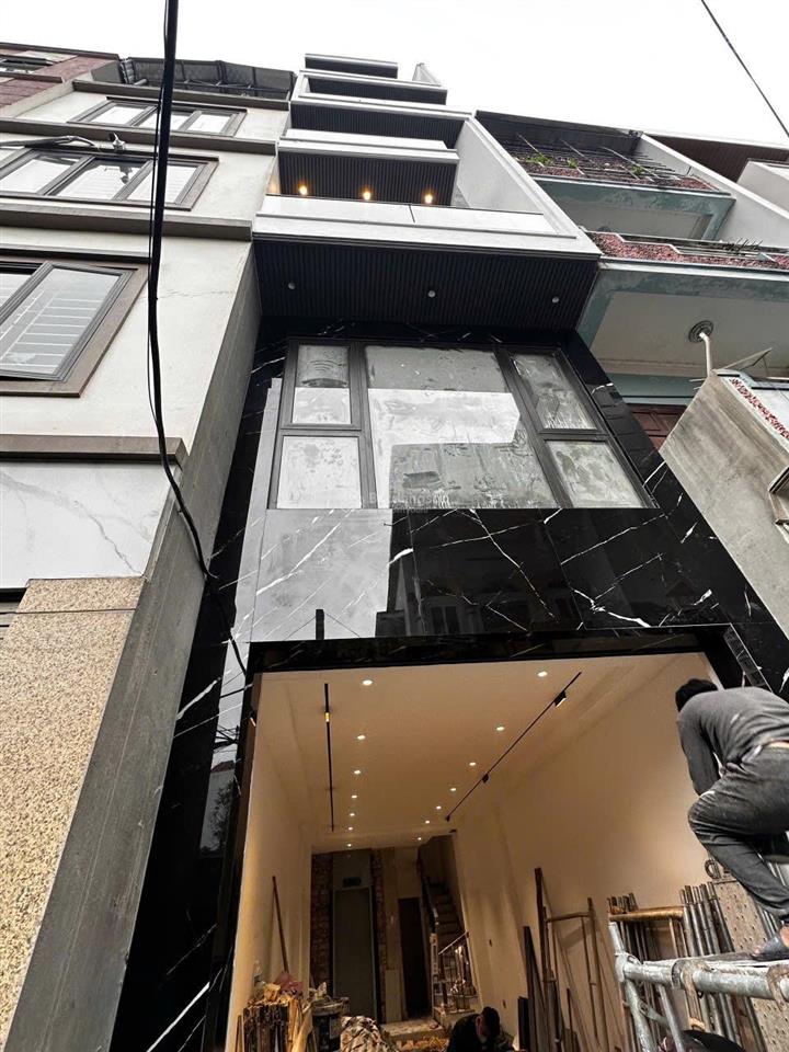 Bán nhà ngọc thụy, 45m2, 6 tầng, ô tô vào nhà, thang máy, tặng nội thất, cách cầu long biên 1km