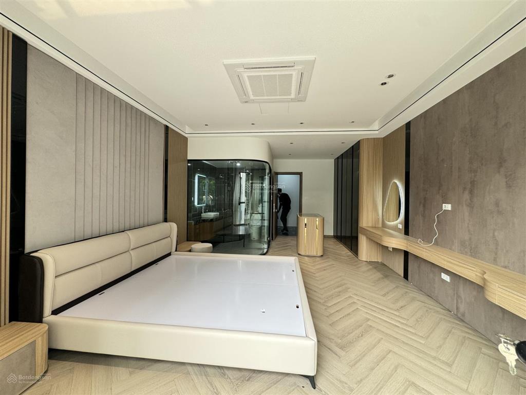 Bán nhà tư đình, cổ linh gần aeon long biên,52m2,7t, gara, thang máy, tặng full nội thất, ngõ thông