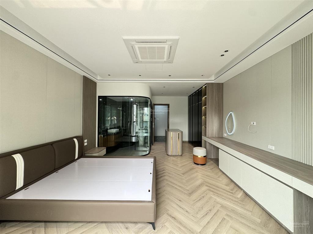 Bán nhà tư đình, cổ linh gần aeon long biên,52m2,7t, gara, thang máy, tặng full nội thất, ngõ thông