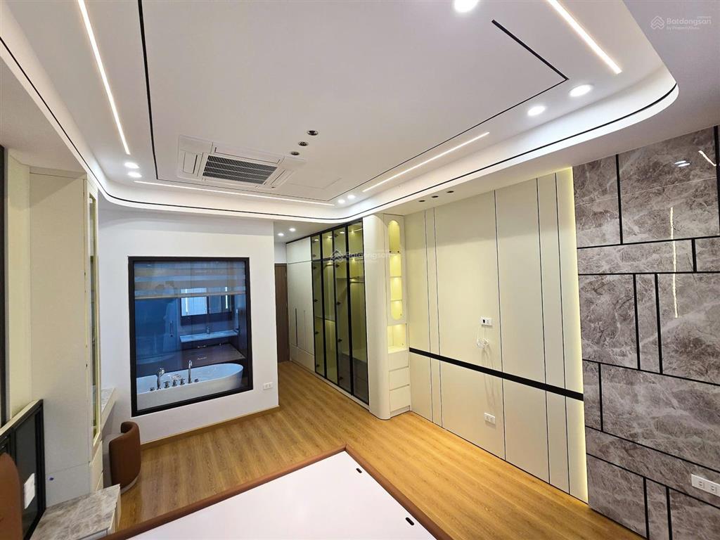 Bán nhà 918 phúc đồng, 42m2,7 tầng, kinh doanh , đường vỉa hè , ô tô tránh,tặng nội thất ,chi 18 ty