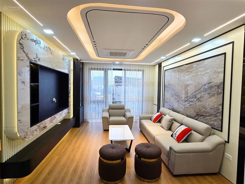 Bán nhà 918 phúc đồng, 42m2,7 tầng, kinh doanh , đường vỉa hè , ô tô tránh,tặng nội thất ,chi 18 ty