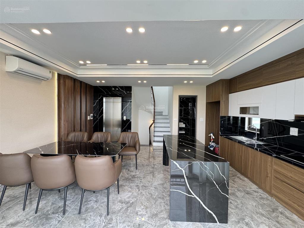 Bán nhà mới ngọc thuỵ, 55m2 ,7 tầng, gara ô tô  thang máy  lô góc 2 thoáng, mặt tiền rộng, 17.8