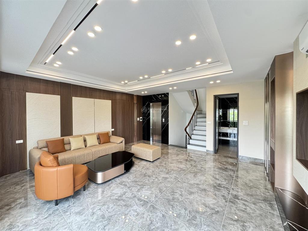 Bán nhà mới ngọc thuỵ, 55m2 ,7 tầng, gara ô tô  thang máy  lô góc 2 thoáng, mặt tiền rộng, 17.8