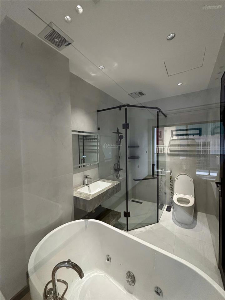 Bán nhà mới ngọc thuỵ 55m2,7 tầng  gara ô tô 7 chỗ  thang máy  tặng nội thất  gần phố, ở sướng
