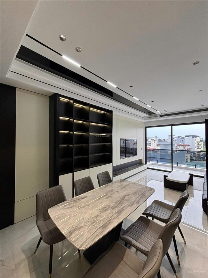 Bán nhà mới ngọc thuỵ 55m2,7 tầng  gara ô tô 7 chỗ  thang máy  tặng nội thất  gần phố, ở sướng