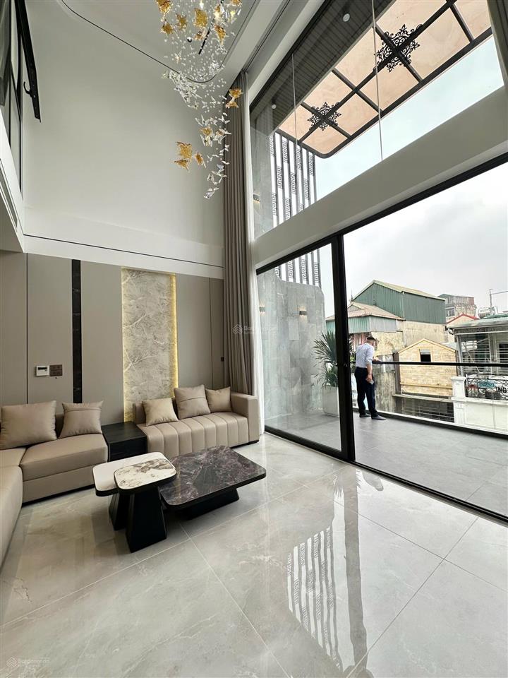Bán nhà phố ngọc lâm 75m2, 8 tầng, kinh doanh,gara ô tô , vỉa hè ,thang máy, tặng nội thất,31.5 tỷ