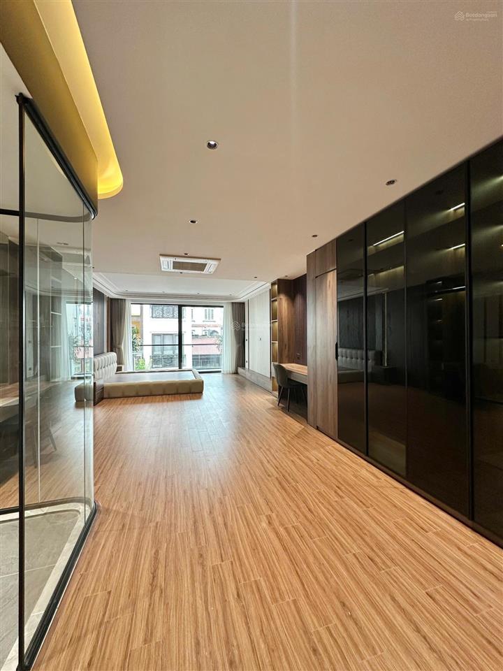 Bán nhà phố ngọc lâm 75m2, 8 tầng, kinh doanh,gara ô tô , vỉa hè ,thang máy, tặng nội thất,31.5 tỷ