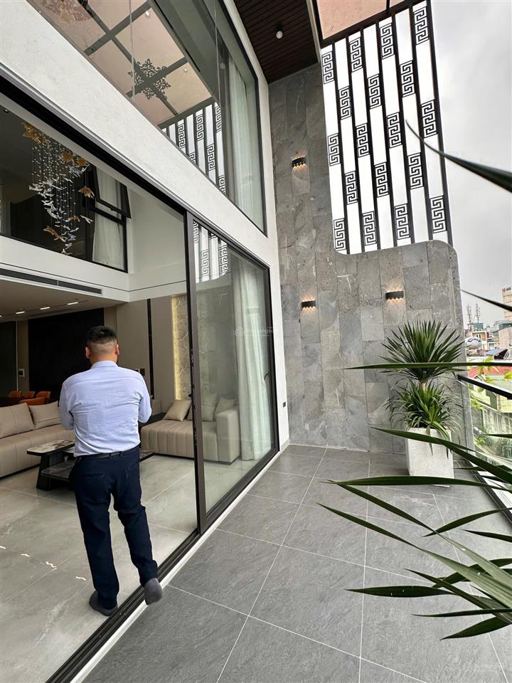 Bán nhà phố ngọc lâm 75m2, 8 tầng, kinh doanh,gara ô tô , vỉa hè ,thang máy, tặng nội thất,31.5 tỷ