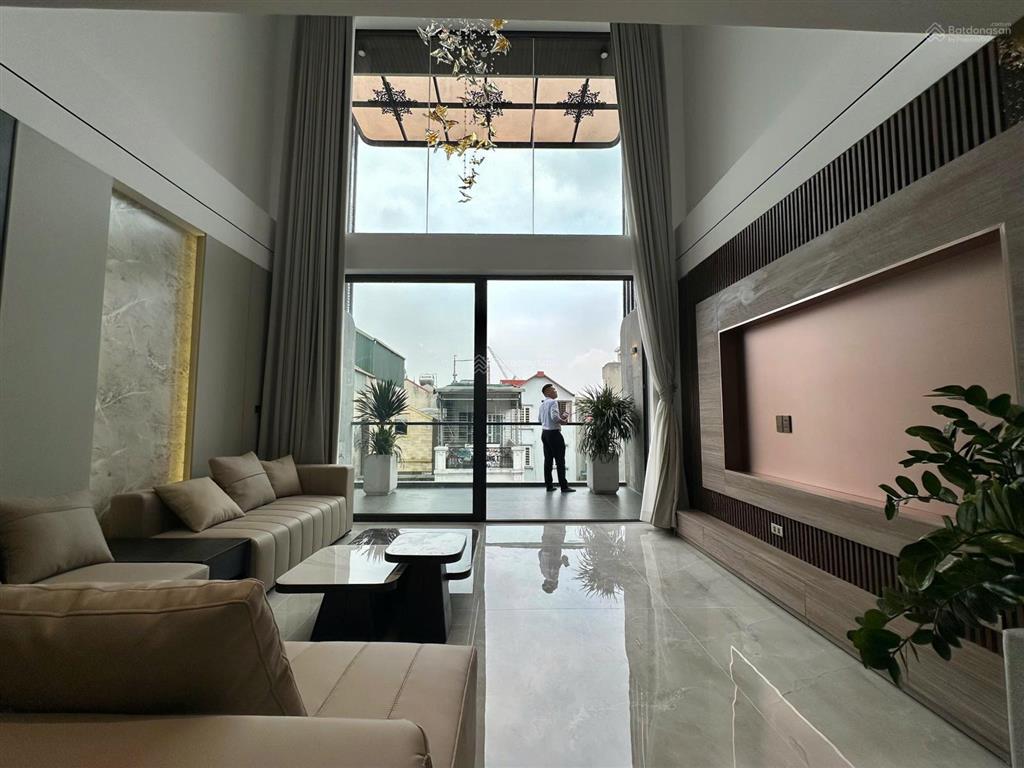 Bán nhà phố ngọc lâm 75m2, 8 tầng, kinh doanh,gara ô tô , vỉa hè ,thang máy, tặng nội thất,31.5 tỷ