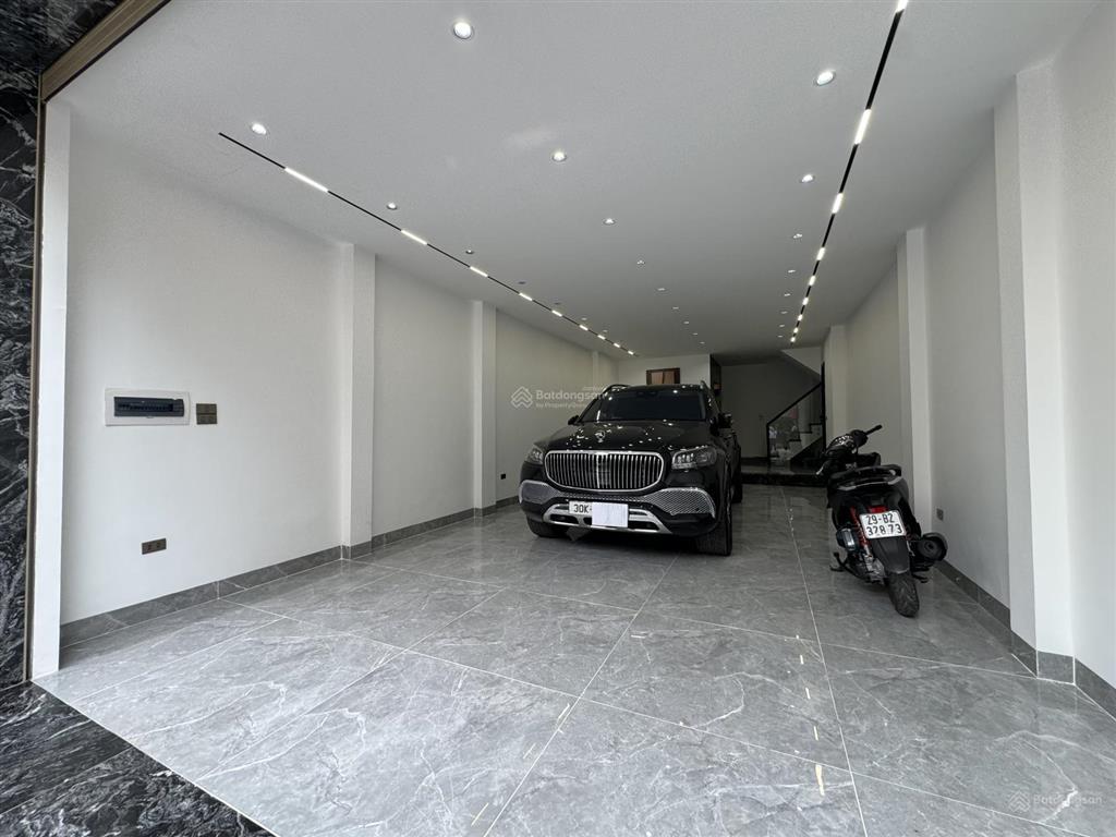 Bán nhà phố ngọc lâm 75m2, 8 tầng, kinh doanh,gara ô tô , vỉa hè ,thang máy, tặng nội thất,31.5 tỷ