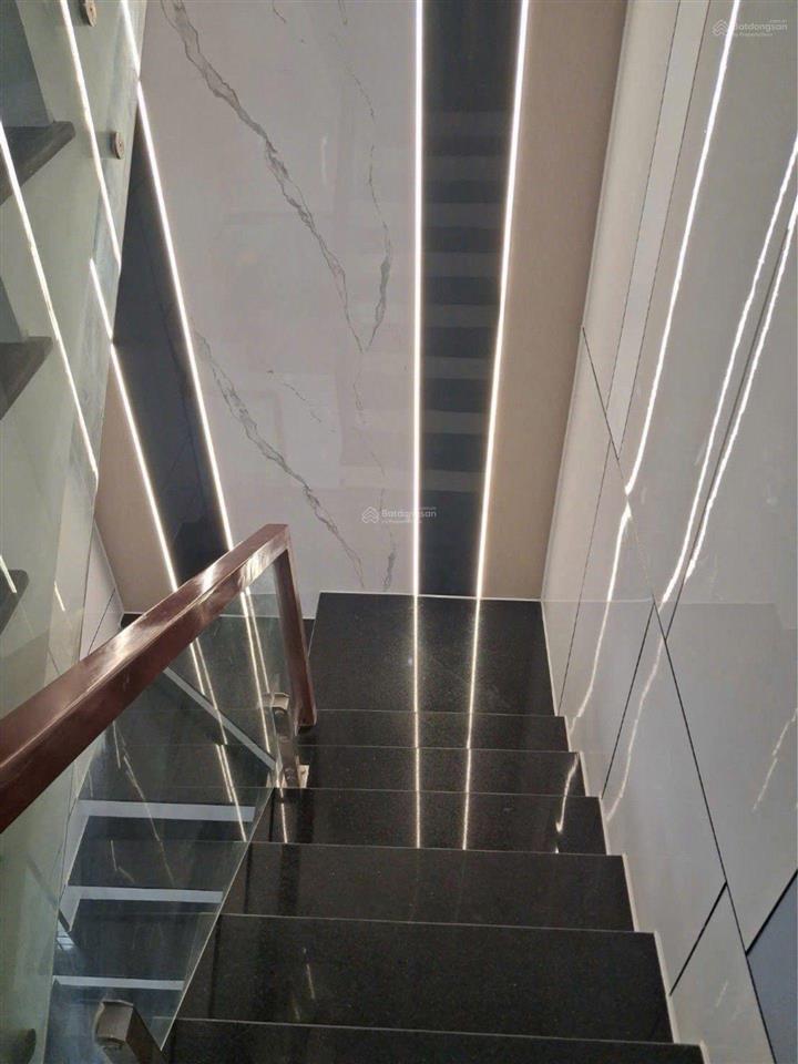 Nhà mới 5 tầng ngang 6m cho gia đình đông người xe hơi ngủ trong nhà, sát tân phú, 60m2 chỉ 8.1 tỷ