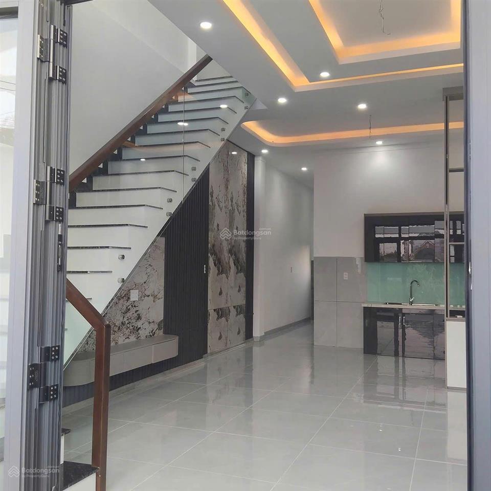 Bán nhà mới xây 1 lầu 1 trệt tại tân vĩnh hiệp  tân uyên, giá 2 tỷ 9