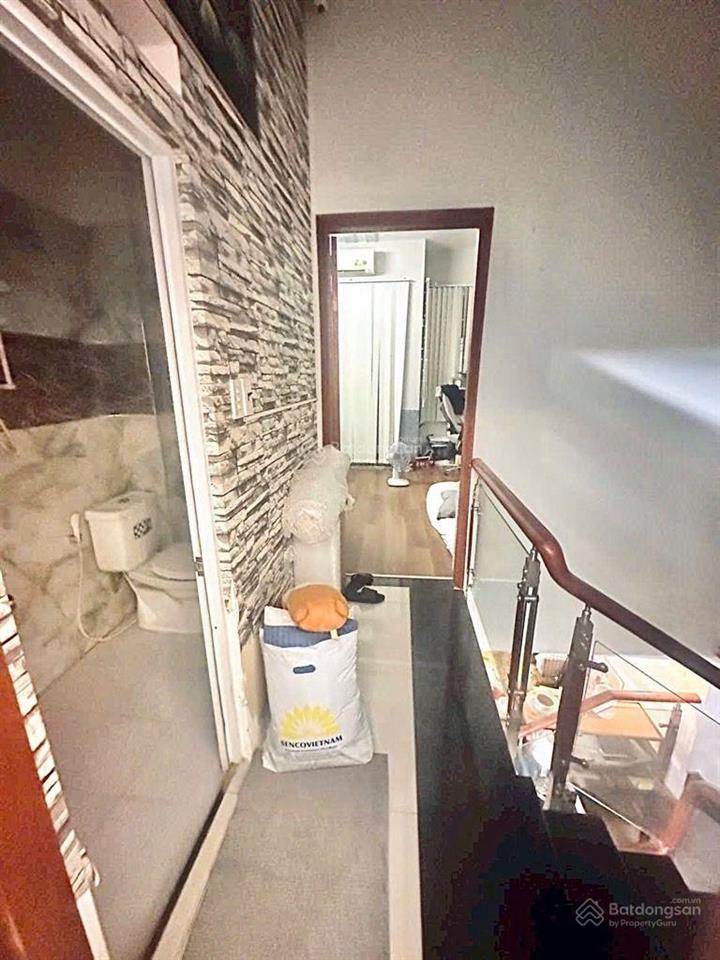 Nhà đẹp trung tâm gò vấp  hẻm sát mặt tiền nguyễn văn lượng  giá cực êm
