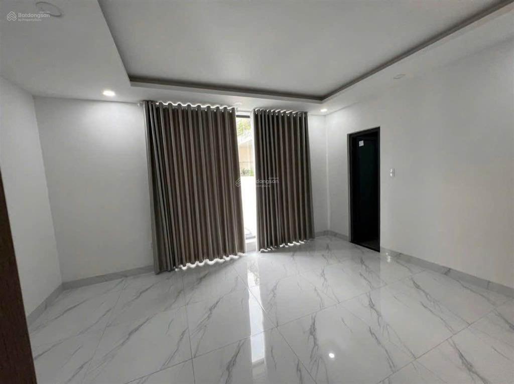 Bán nhà lô góc ngay lê văn quới  giáp tân phú, 4 tầng, 80m2, hxh 6m, giá chỉ nhỉnh 6 tỷ