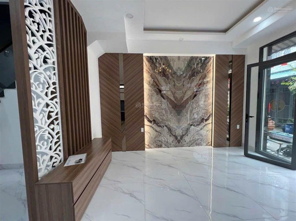Bán nhà lô góc ngay lê văn quới  giáp tân phú, 4 tầng, 80m2, hxh 6m, giá chỉ nhỉnh 6 tỷ