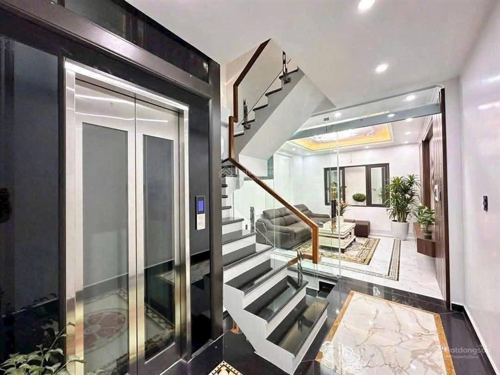 Nhà lò đúc lõi hai bà trưng 50m 6 tầng thang máy 14 tỷ