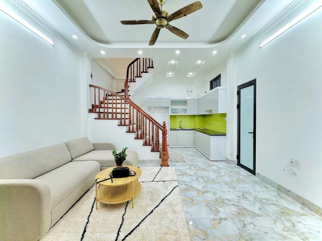 Nhà kim ngưu lô góc 2 thoáng ngõ phân lô 32m2 5 tầng ở ngay