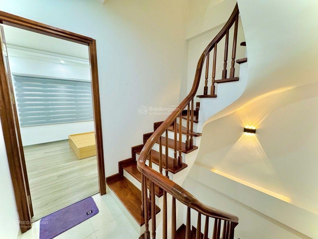 Nhà kim ngưu lô góc 2 thoáng ngõ phân lô 32m 5 tầng ở ngay