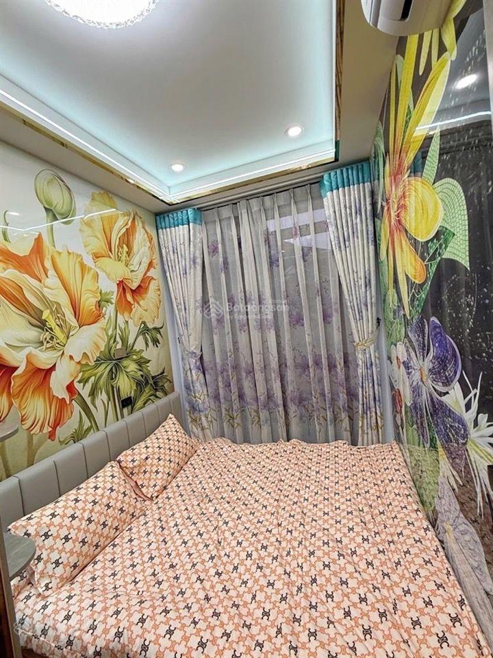 Nhà chùa quỳnh thanh nhàn 40m 5 tầng 6 pn khép kín gần oto 12 tỷ