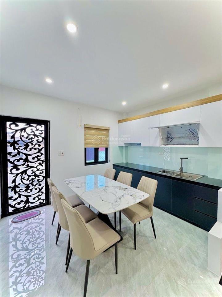 Nhà minh khai lô góc 3 thoáng 5 tầng thang máy gần ô tô 32m2 10.5 tỷ