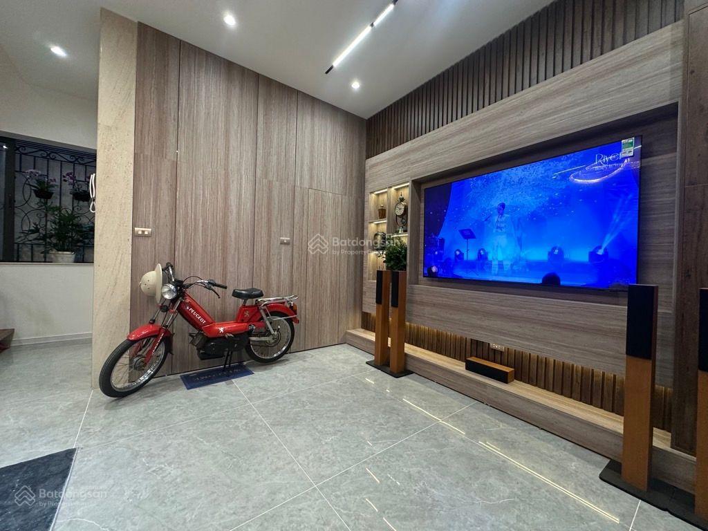 Nhà bạch mai 50m 6 tầng thang máy ô tô đỗ cửa cách phố 16m 14.3 tỷ