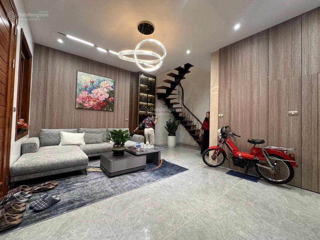 Nhà bạch mai 50m 6 tầng thang máy ô tô đỗ cửa cách phố 16m 14.3 tỷ