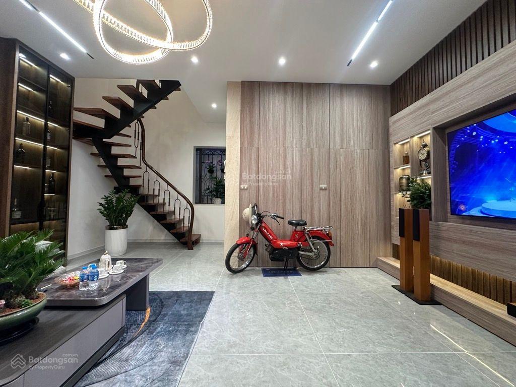 Nhà bạch mai 50m 6 tầng thang máy ô tô đỗ cửa cách phố 16m 14.3 tỷ