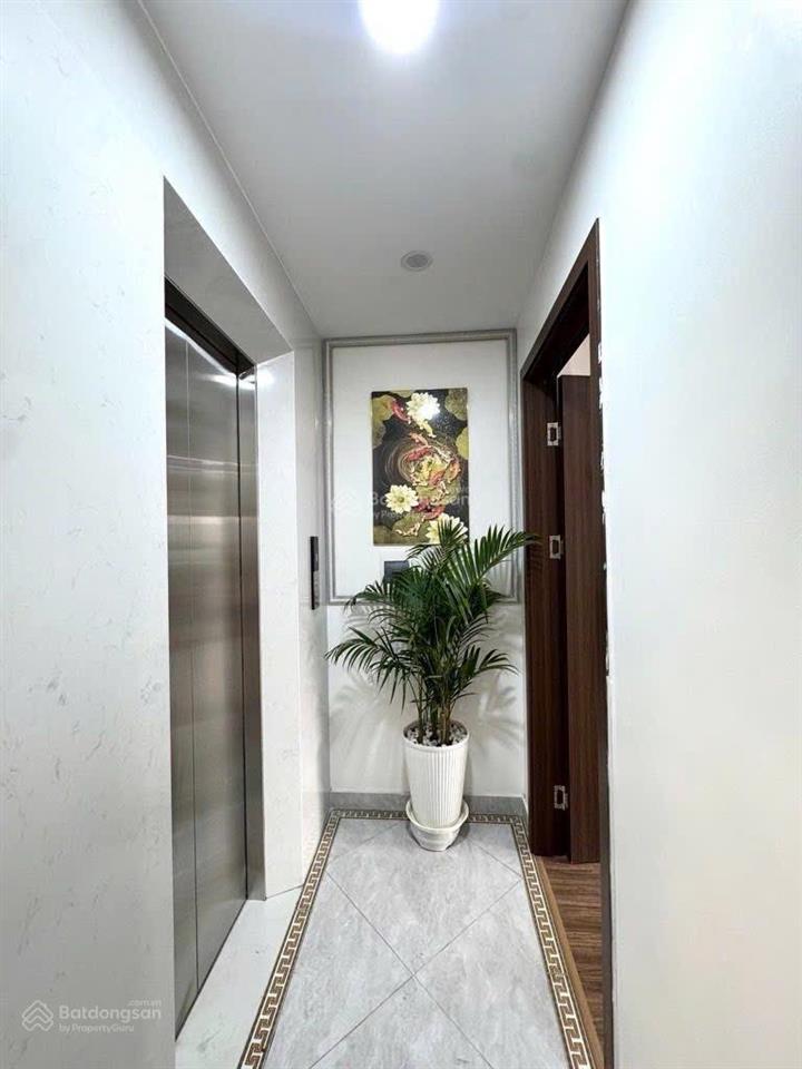 Nhà đẹp hồ ba mẫu 7 tầng thang máy full nội thất trung tâm  11 tỷ